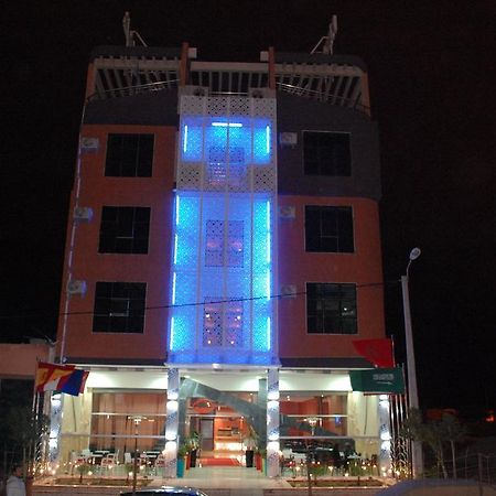Hotel Salwan Лаюне Екстериор снимка