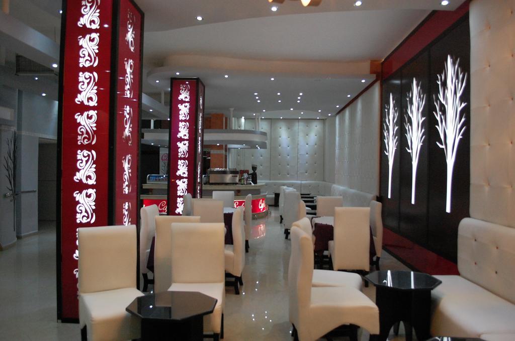 Hotel Salwan Лаюне Екстериор снимка