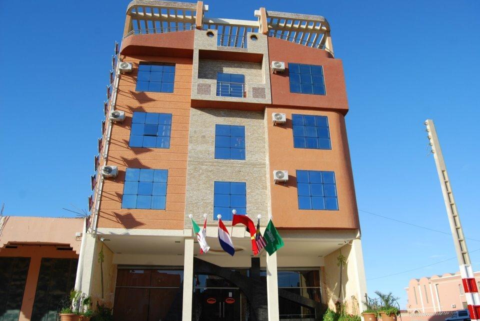 Hotel Salwan Лаюне Екстериор снимка