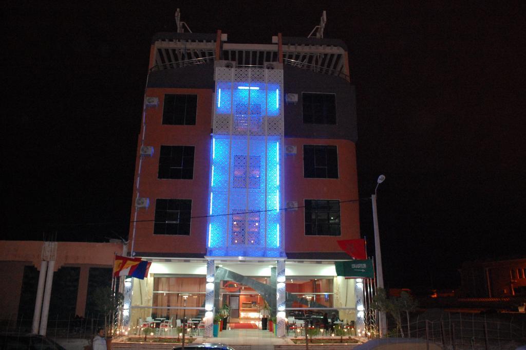 Hotel Salwan Лаюне Екстериор снимка